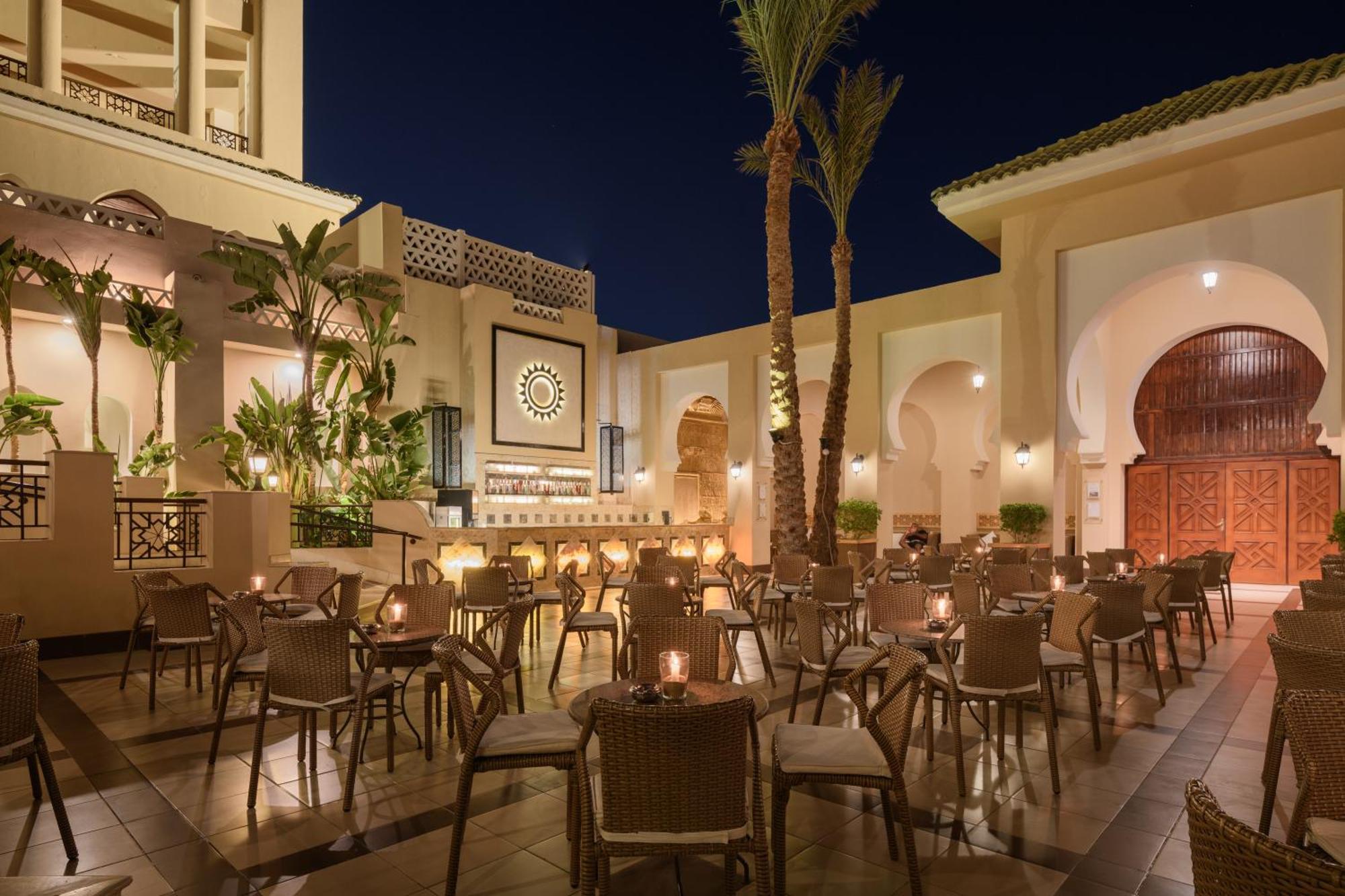Iberotel Redsina Charm el-Cheikh Extérieur photo The hotel's courtyard