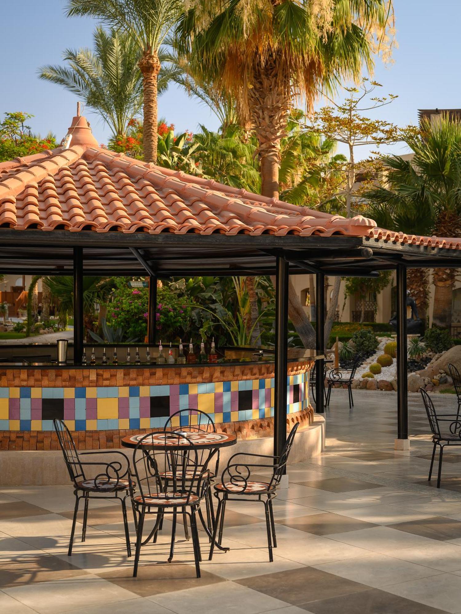 Iberotel Redsina Charm el-Cheikh Extérieur photo The bar at the La Quinta Resort