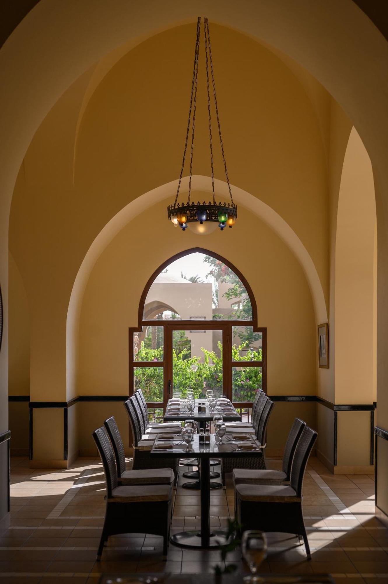 Iberotel Redsina Charm el-Cheikh Extérieur photo Interior of the restaurant